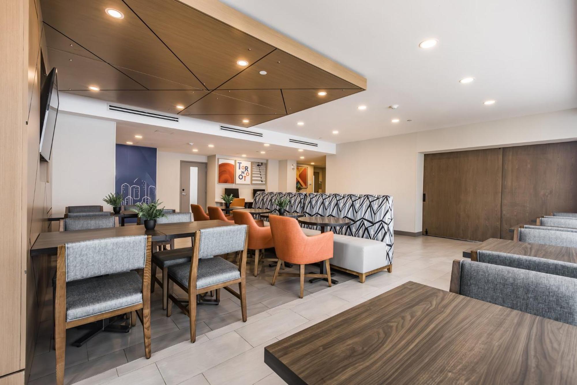 Holiday Inn Express Toronto-North York By Ihg Exterior foto
